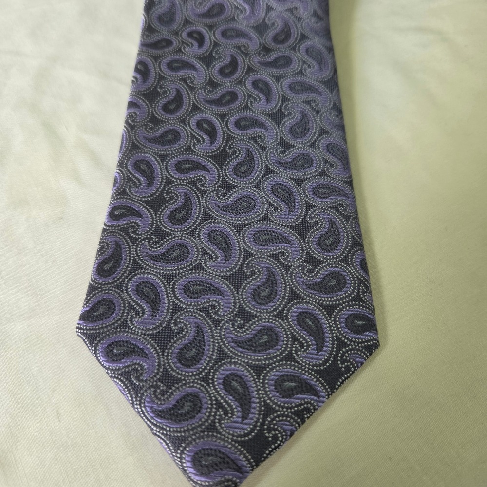 Donald J Trump Signature Collection Mens Purple Grey Paisley 100%‎ Silk Necktie